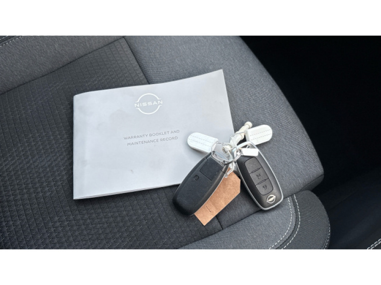 Nissan Qashqai 1.3 DiG-T MH N-Connecta 5dr Petrol Hatchback